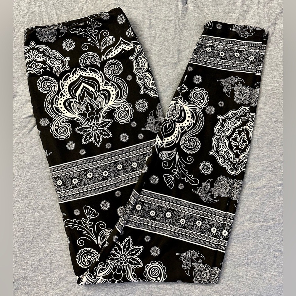 Lularoe TC size Leggings Brand New No Tags
